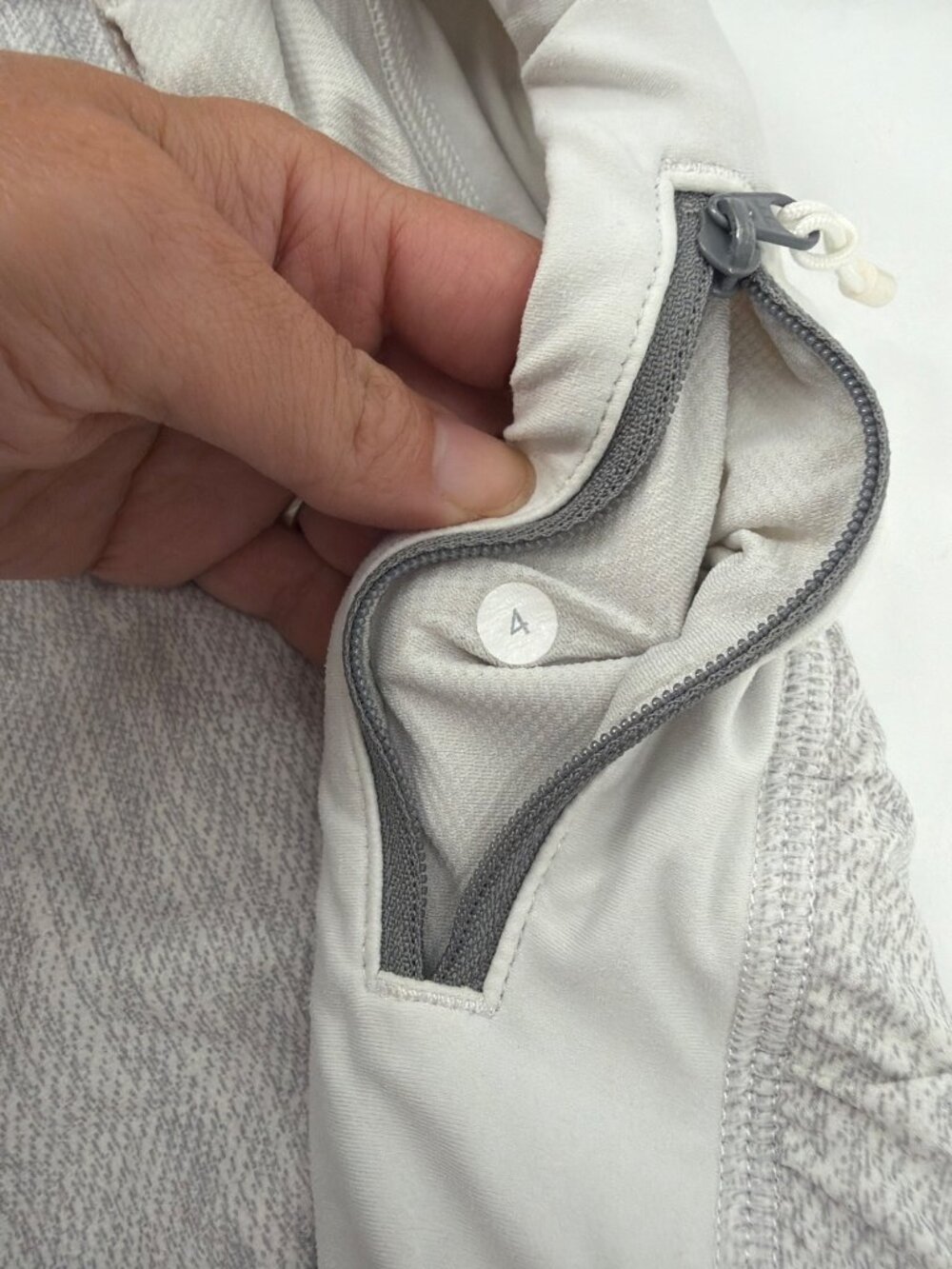 Lululemon Run Light As Air Lined Skirt Womens 4 Gray White Athleisure Preppy - Picture 6 of 8